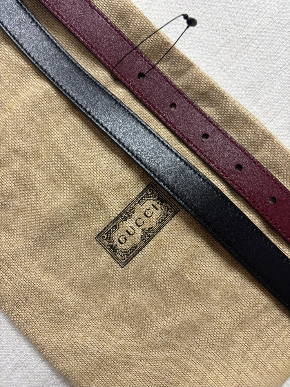 Gucci Reversible Leather Belt in Black and Burgundy with gold Buckle